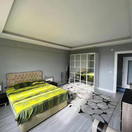 Havaalanina Yakin Ferah 1+1 Apartment