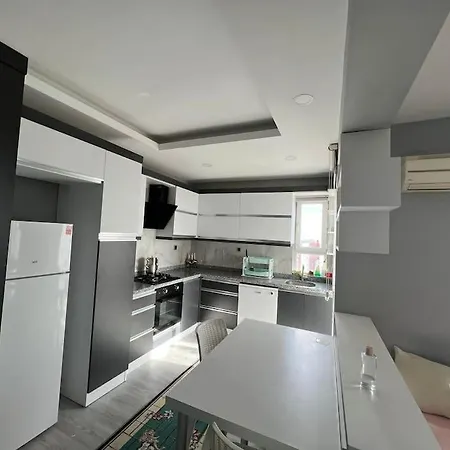 Apartman Havaalanina Yakin Ferah 1+1